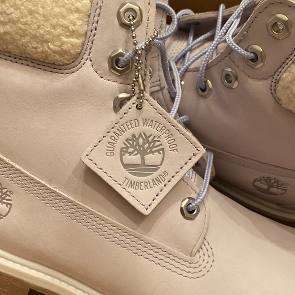 New in Box Women’s Timberland Premium 6-Inch Waterproof Boots - Picture 4 of 8
